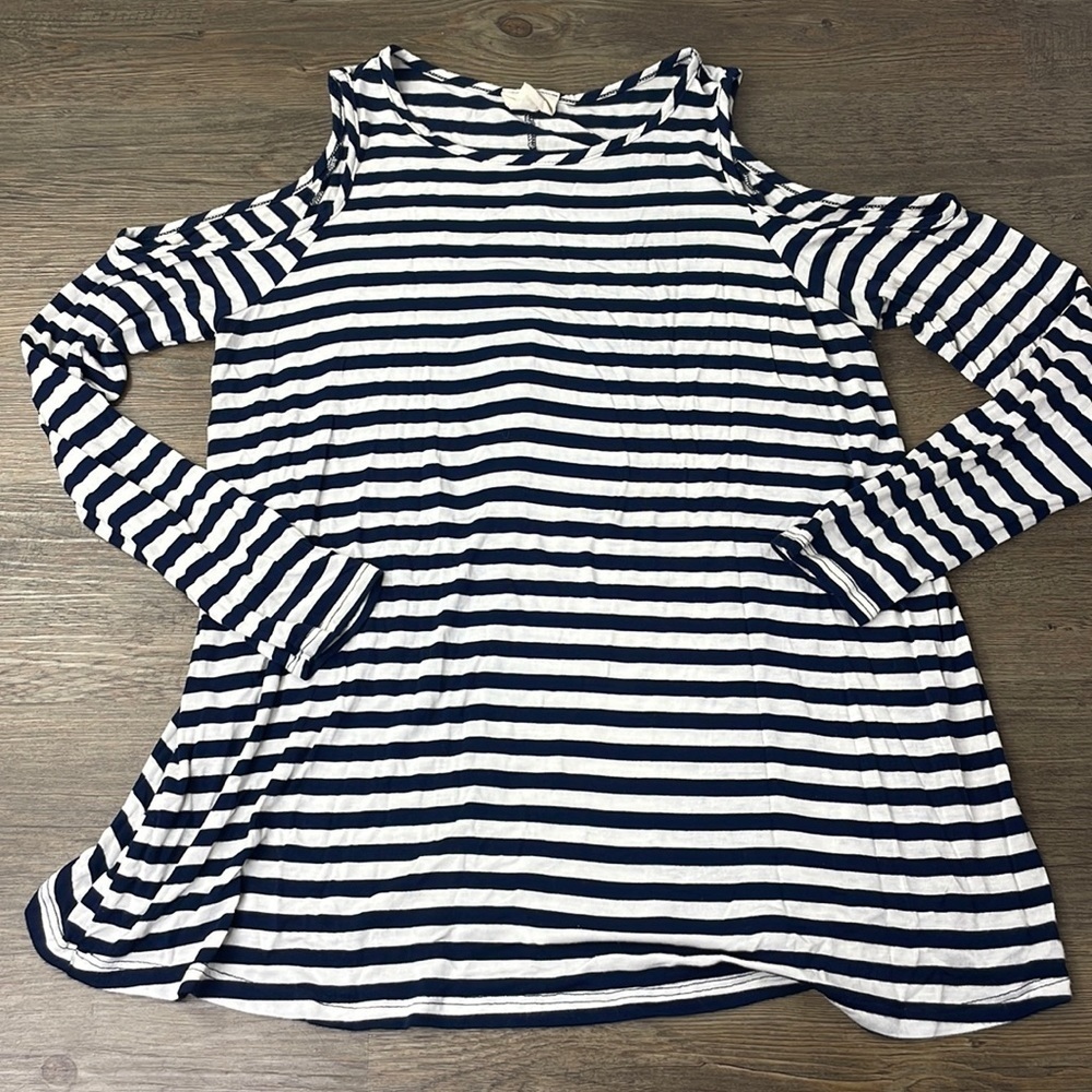 Hyped Unicorn Women’s Cold Shoulder Navy White Striped Long Sleeve Shirt, size M